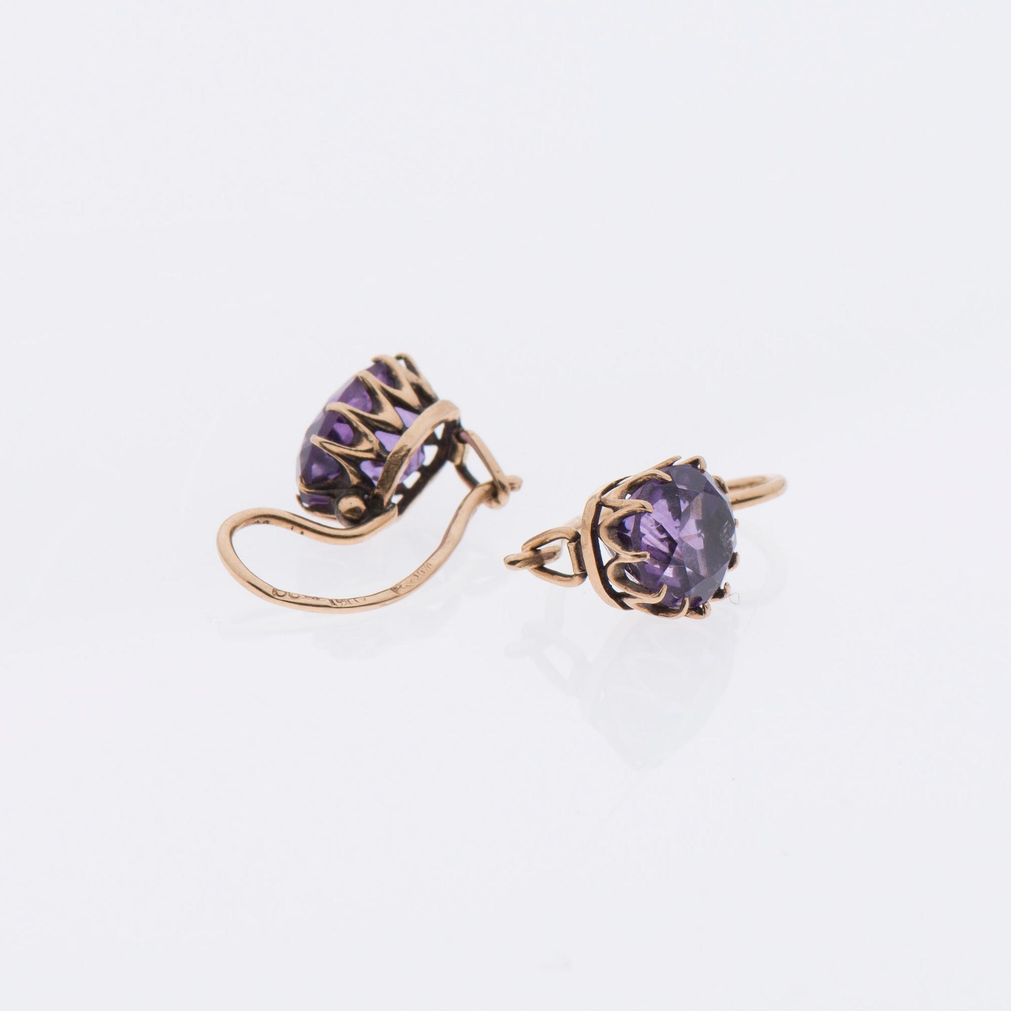 ÖRHÄNGEN, 14K (56) guld, ametister tot 4 ct,  ryska stämplar. Tot vikt 2,2 g.