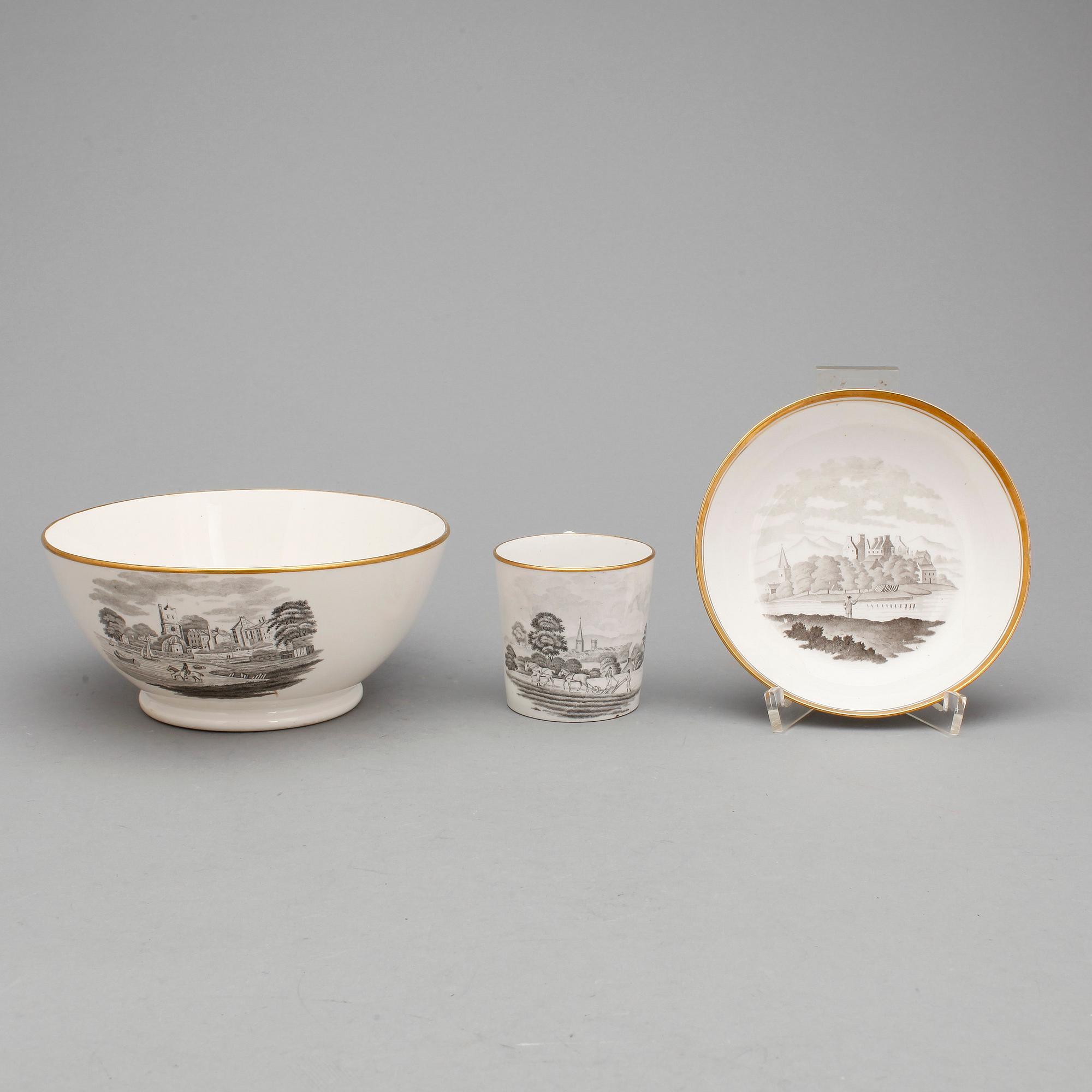SERVISDELAR, 11 delar, flintgods, sannolikt England, 1800-talets första hälft.