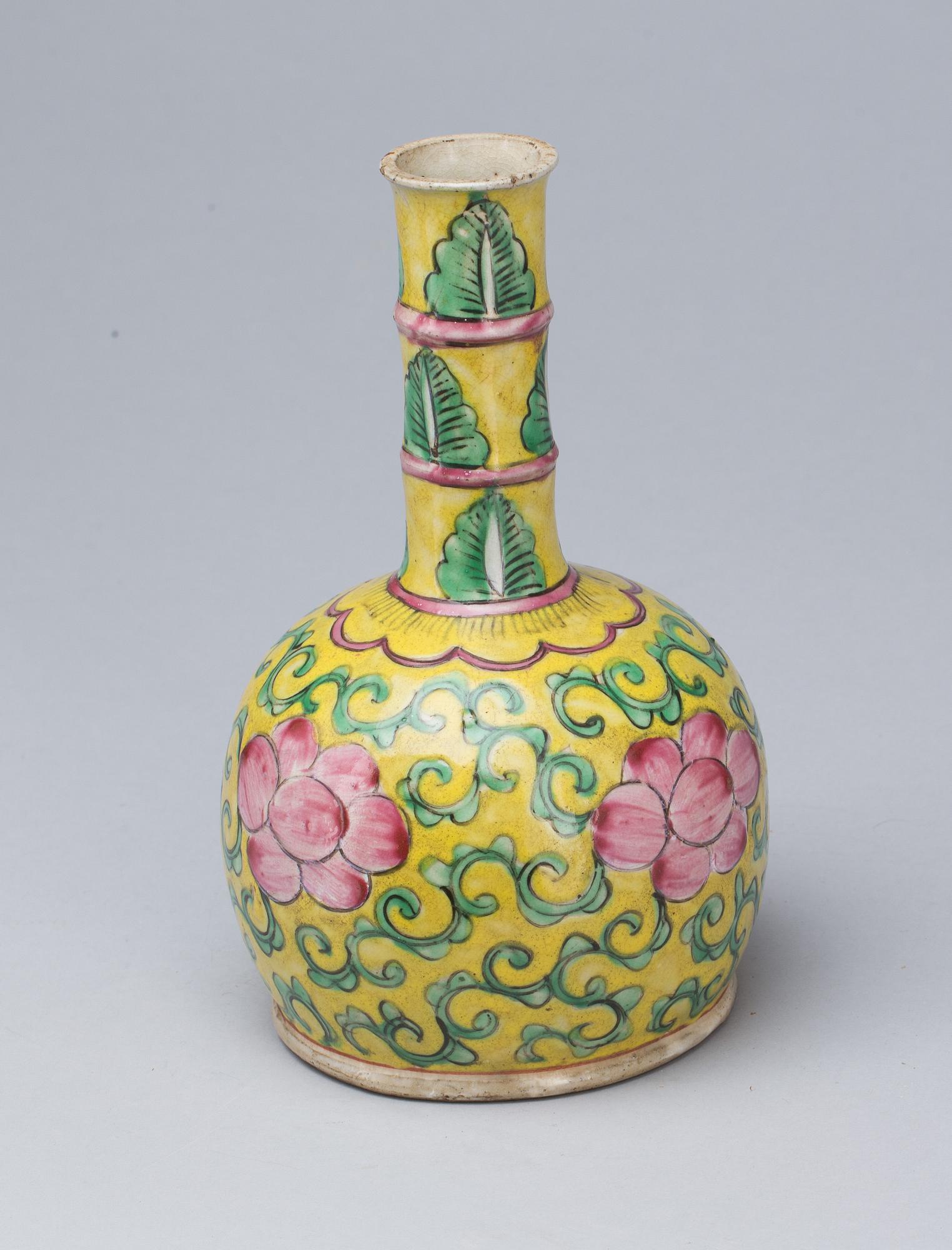 VAS, porslin, Kina, 18/1900-tal.