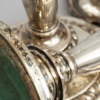 LJUSSTAKAR, ett par, silver. Sheffield 1830/40-tal.