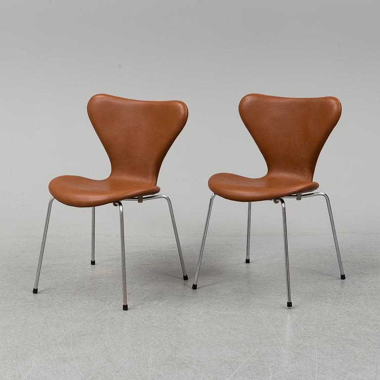 ARNE JACOBSEN, six leather 'Series 7' chairs, Fritz Hansen, Denmark.