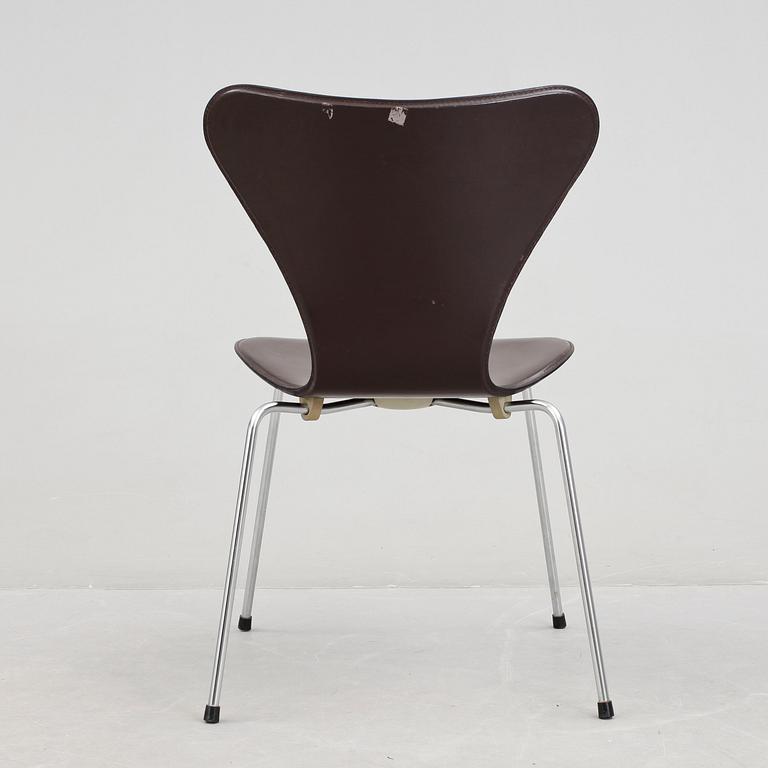 STOL, "Sjuan", Arne Jacobsen, Fritz Hansen, formgiven 1955.