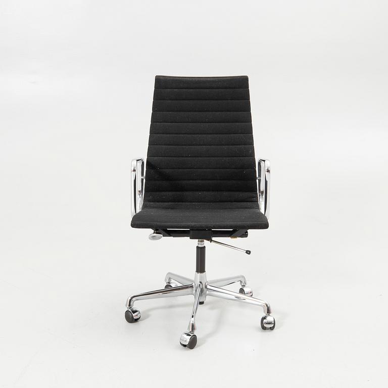 Charles & Ray Eames, Office chair, "EA119", Vitra.