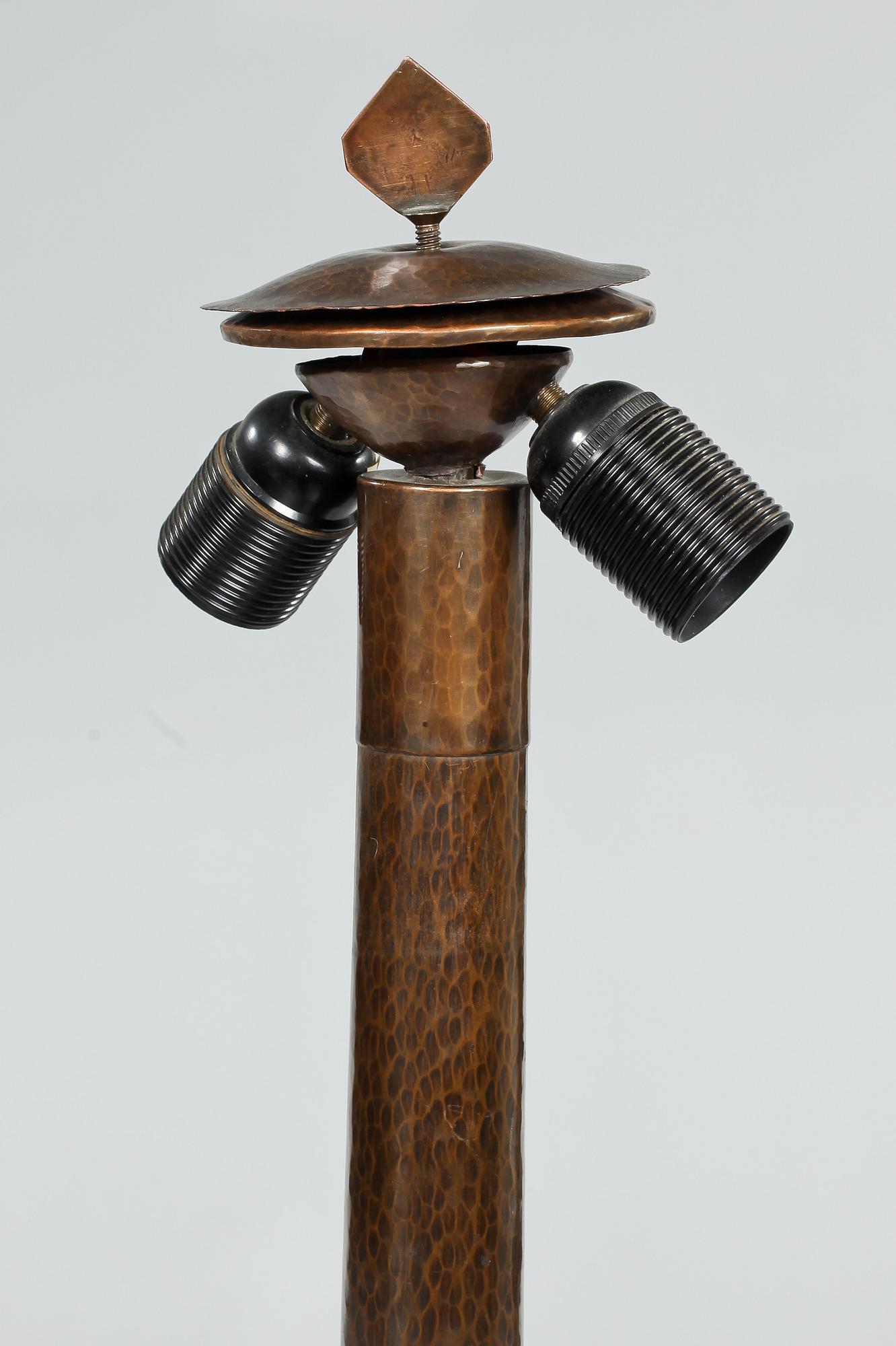 GOLVLAMPA, jugend, 1900-talets första del.