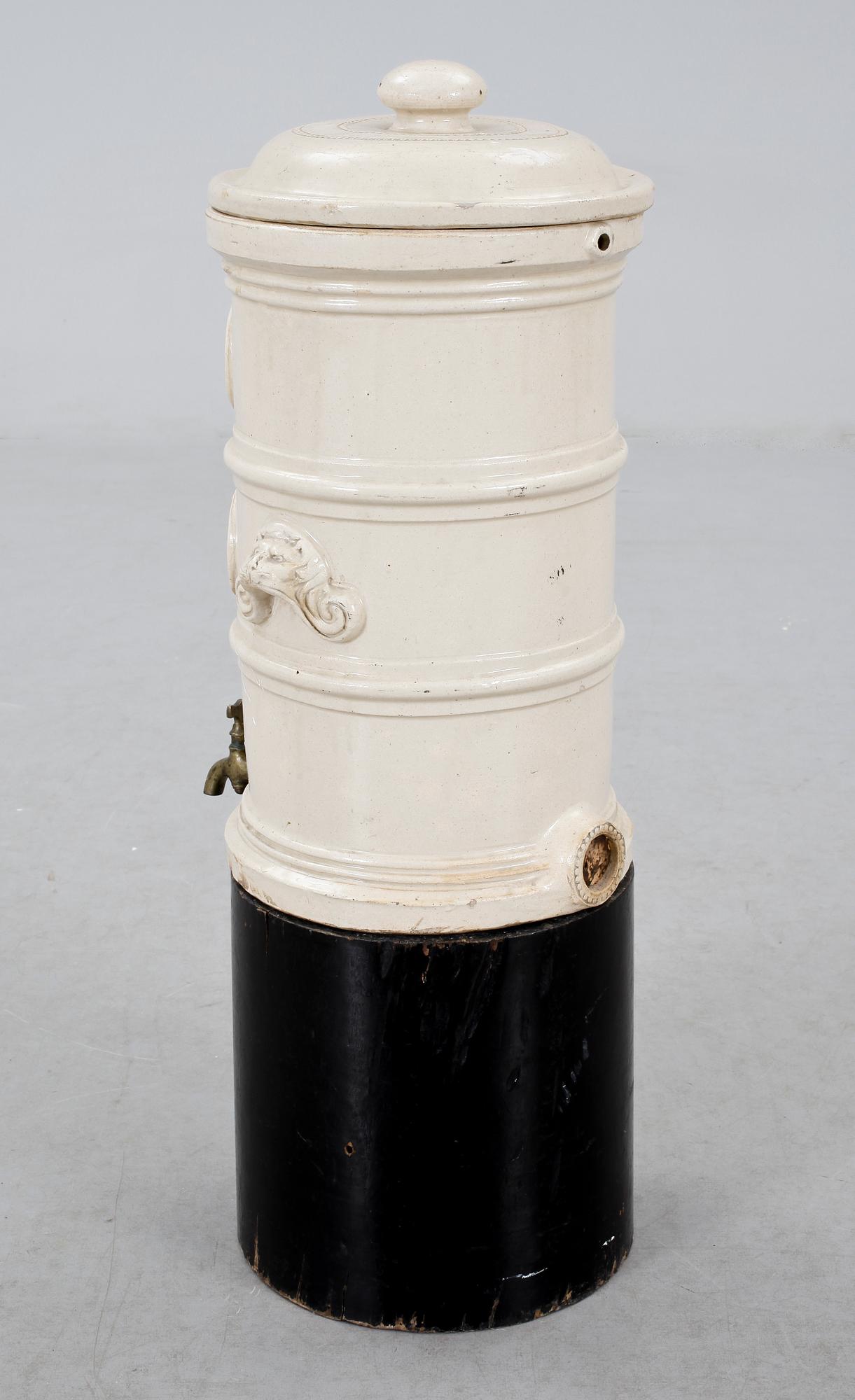 VATTENCISTERN, stengods, G. Cheavings, England, 1800/1900-tal.