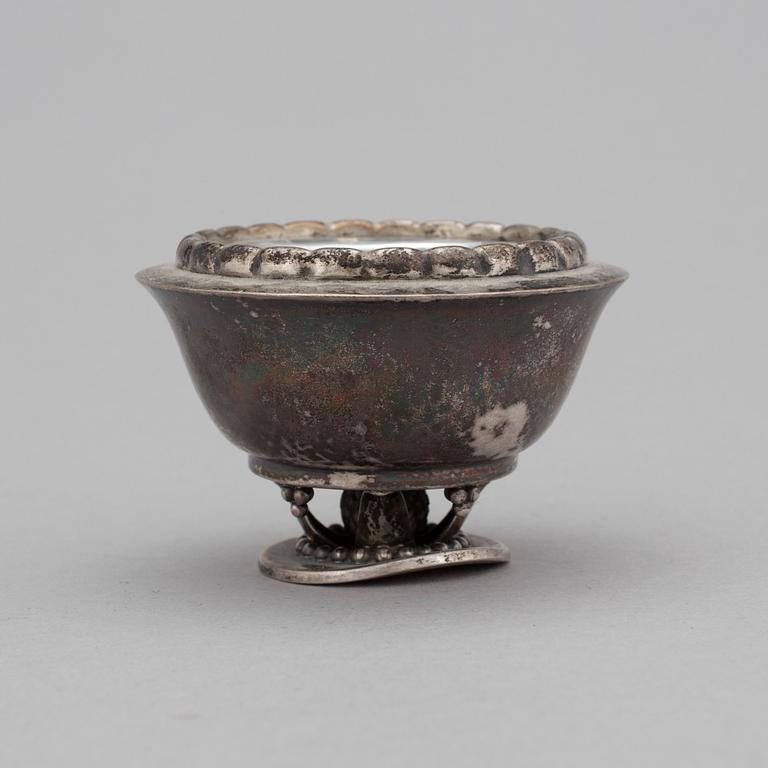 A Georg Jensen salt cellar, Copenhagen 1918 with swedish import marks. Silver weight 67 grams.