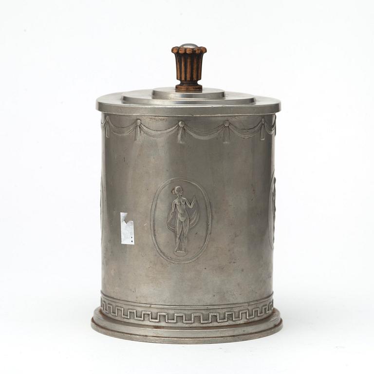 A Swedish Grace pewter box, Schreuder & Olsson, Stockholm 1929.