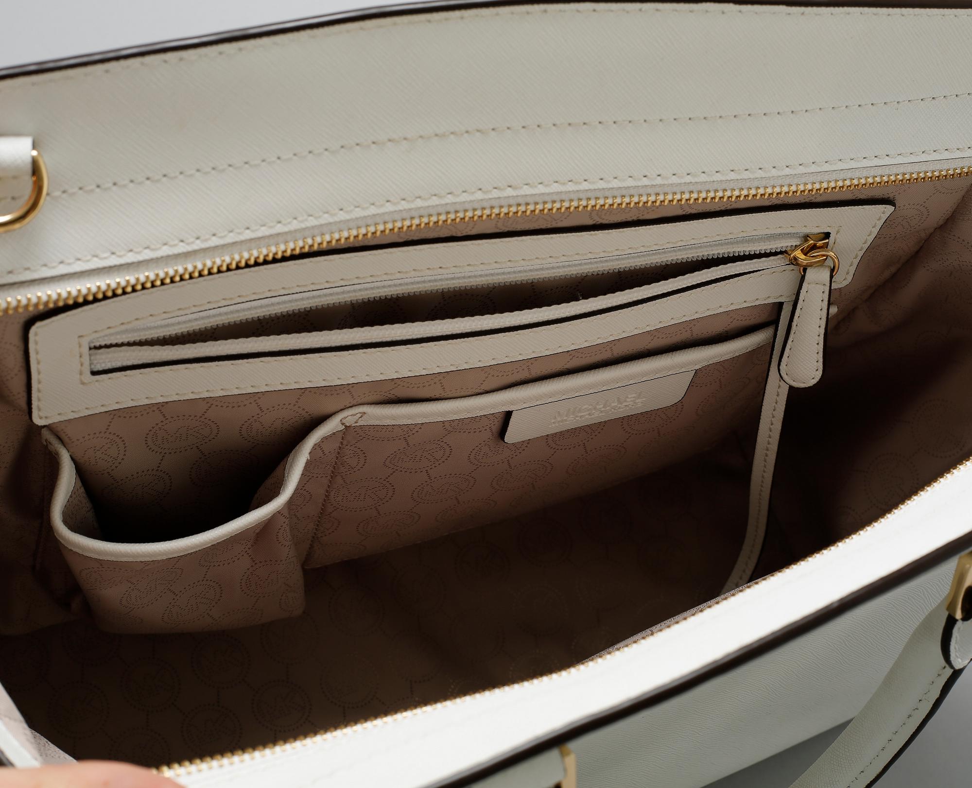 A totebag, "Selma" by Michael Kors.