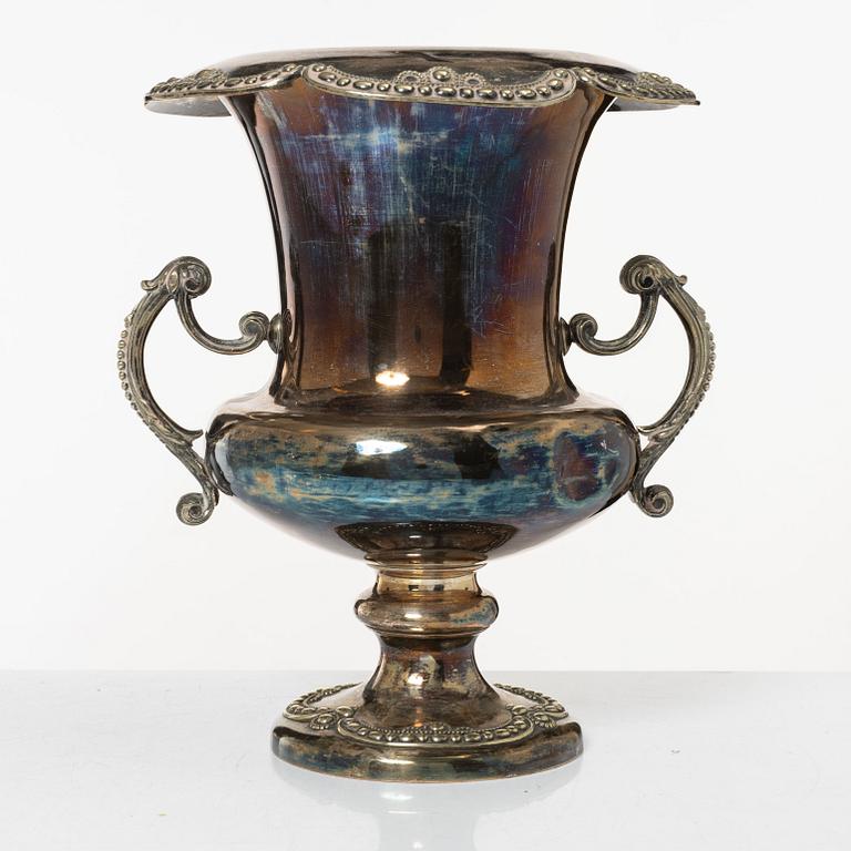 Champagne cooler, silver plate, circa 1900.