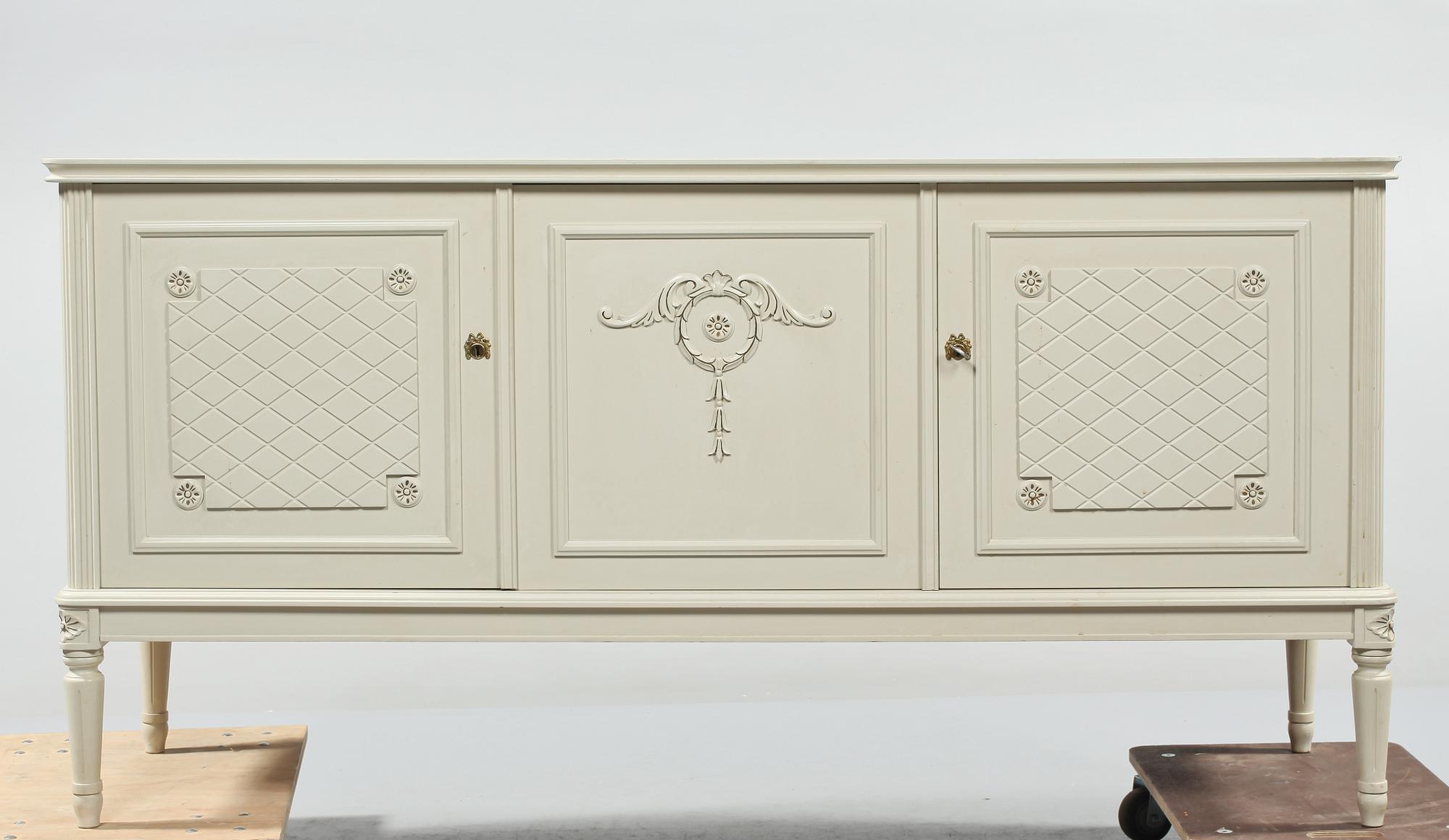 SIDEBOARD, gustaviansk stil, 1900-talets andra hälft.