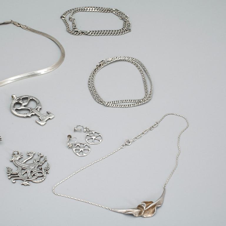 PARTI SMYCKEN, 16 stycken, silver, Sverige, 1900-talets andra hälft. Total vikt ca 245 gram.