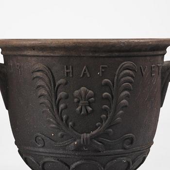 Ivar Johnsson, a pair of "Venus" cast iron urns, Näfveqvarns bruk, Swedish Grace.