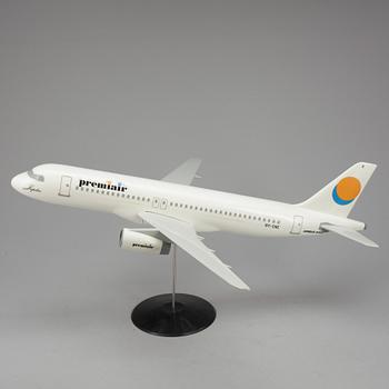 MODELLFLYGPLAN, displaymodel, Airbus A320, skala 1/50.