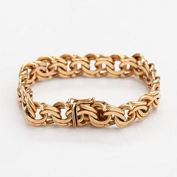 An 18K gold Bismarck bracelet. Swedish marks.