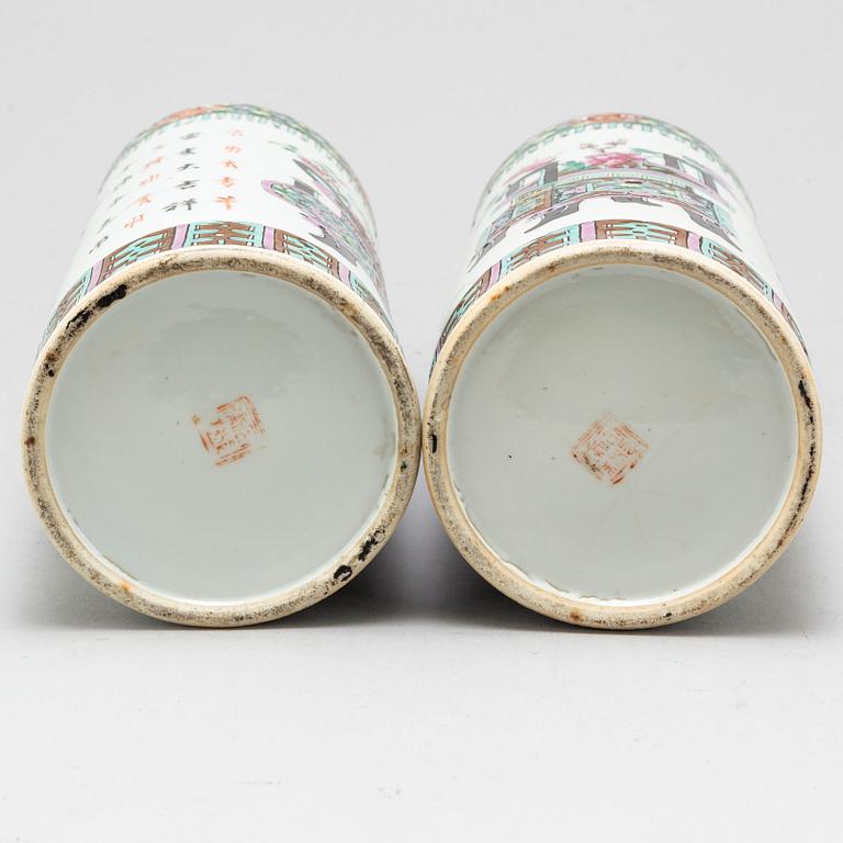 A pair of famille rose porcelain hat stands, Qing dynasty, late 19th/early 20th century.