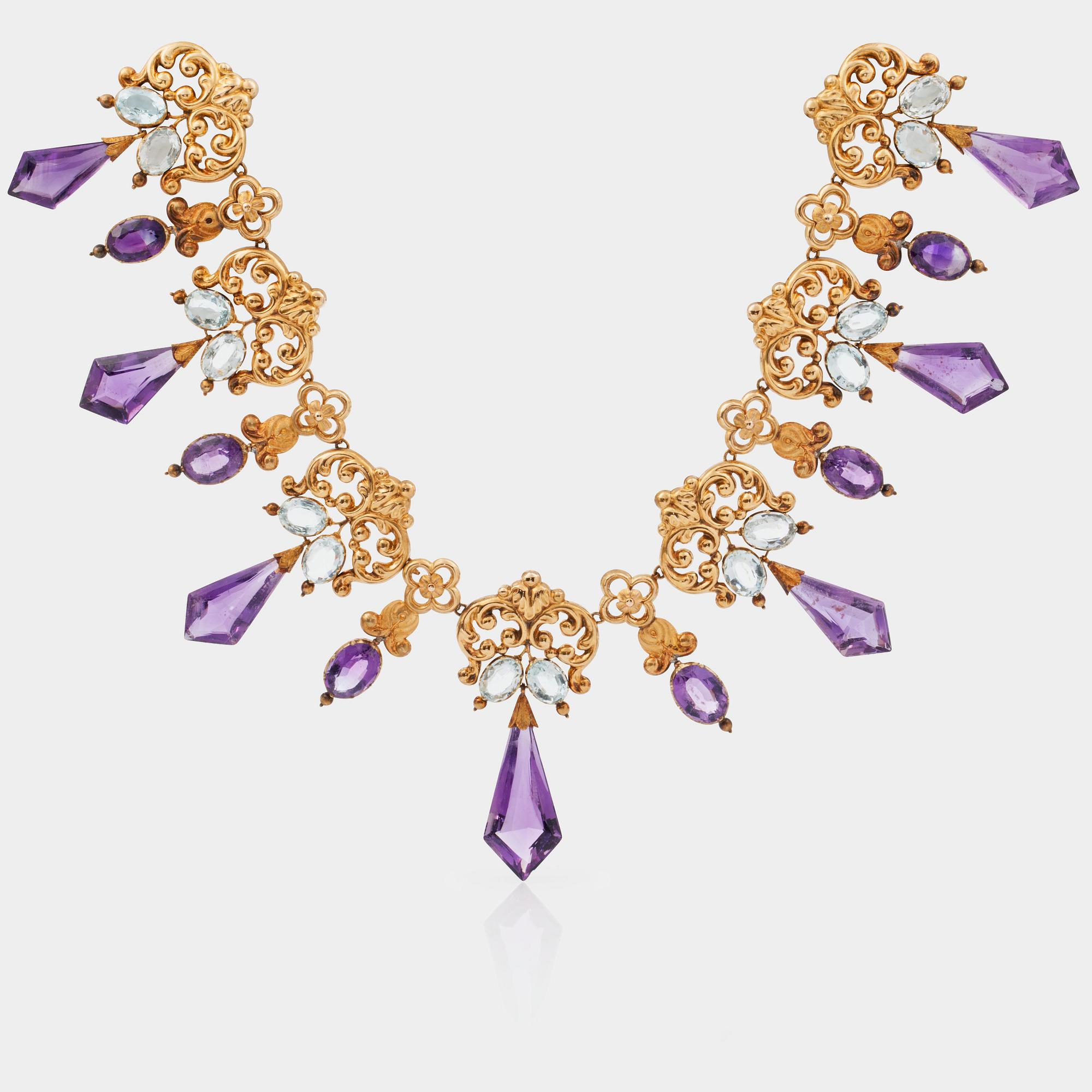 COLLIER med ametister samt akvamariner.