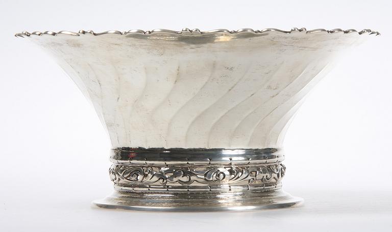 SKÅL PÅ FOT, silver, K Anderson, 1932, 355 g.