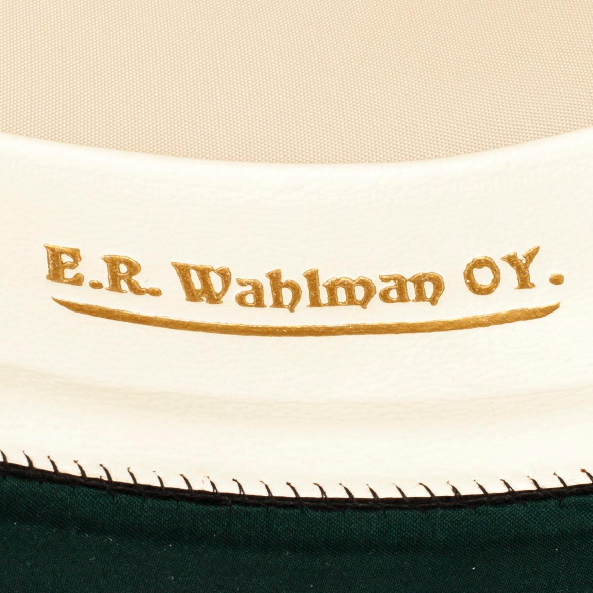 DOKTORSHATT, grön, E.R. Wahlman Oy, Helsingfors, 1900-talets mitt.