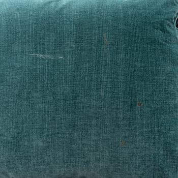 Josef Frank, a model 3031 sofa, Firma Svenskt Tenn, AB O.H: Sjögren, 2021.