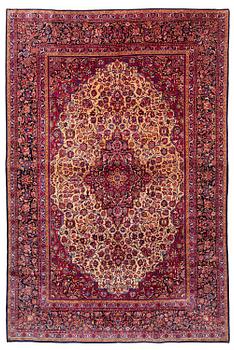 399. A semi-antique silk Kashan carpet, central Persia (Iran), c. 318,5 x 213,5 cm.