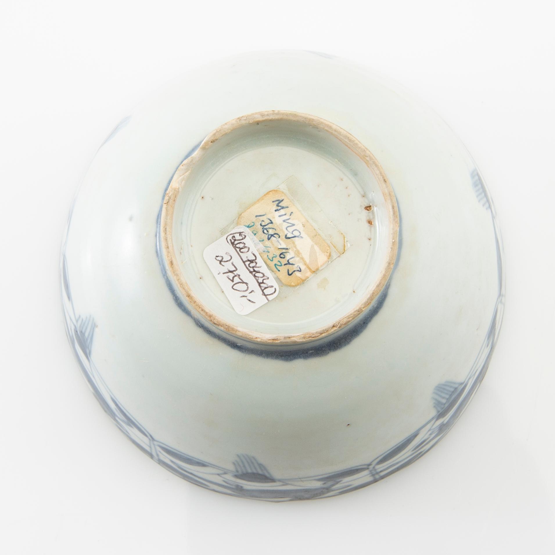 Bowl and plates, 2 pcs, China, 17th/18th century, porcelain.