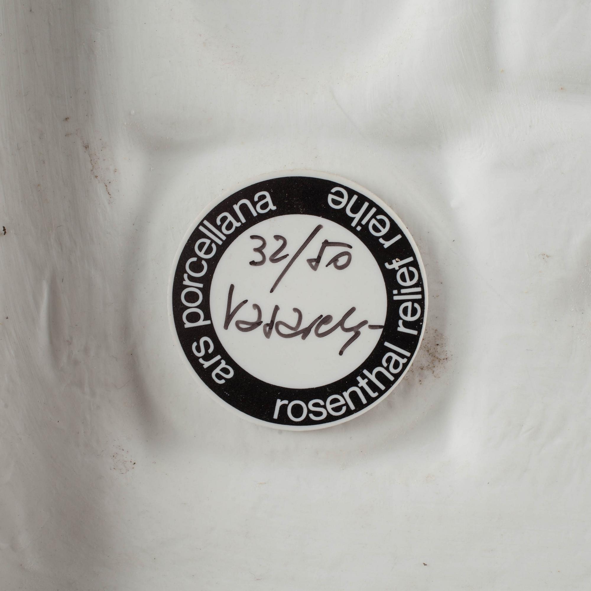 VICTOR VASARELY, relief, Rosenthal, a tergo signerad och numrerad 32/50.