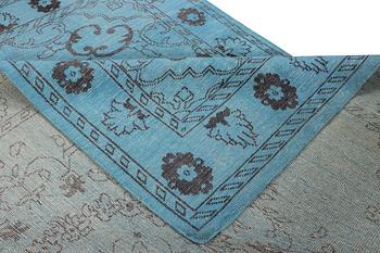 Matta, orientalisk, vintage design, ca. 364 x 265 cm.