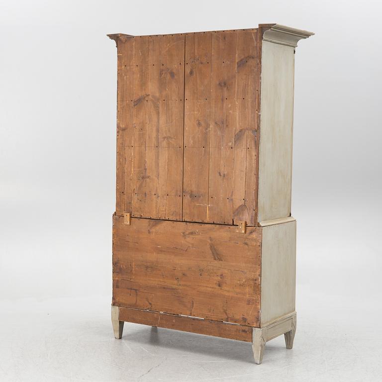 Skåp, omkring år 1800. Gustavianskt.
