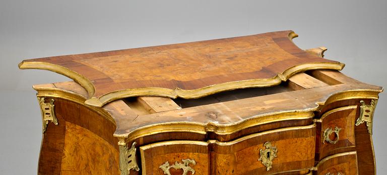 BYRÅ. Rokoko, Danmark 1700-talets mitt.