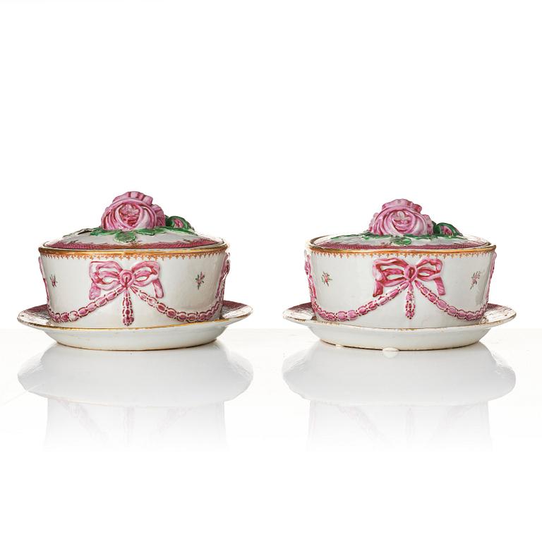 A pair of famille rose 'Export porcelain' tureens with covers, Qing dynasty, 18th century.