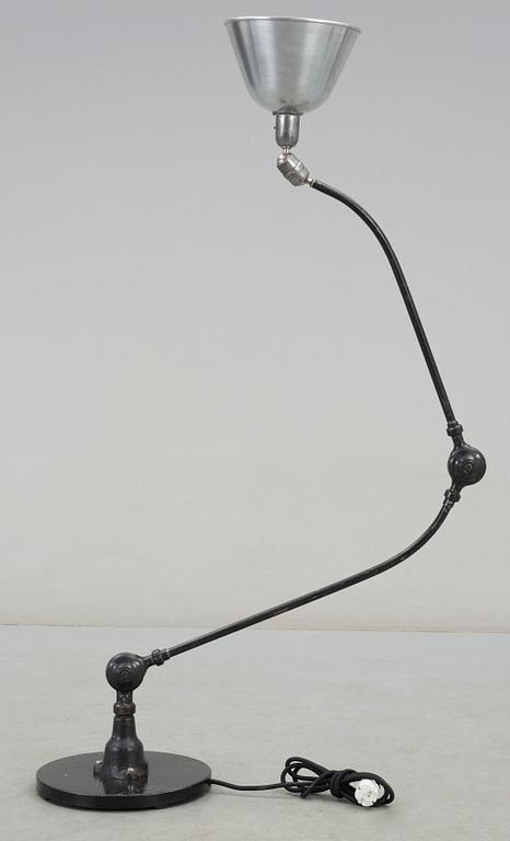 GOLVLAMPA "Triplex-pendel", JOHAN PETTER JOHANSSON, formgiven ca 1919.