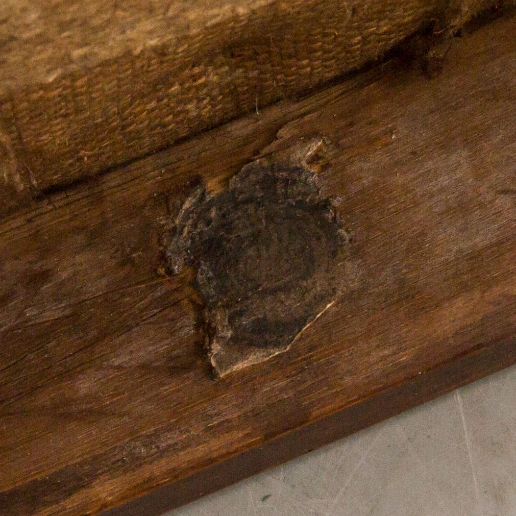 TABURETT, gustaviansk. Stockholms snickarämbetes sigill.