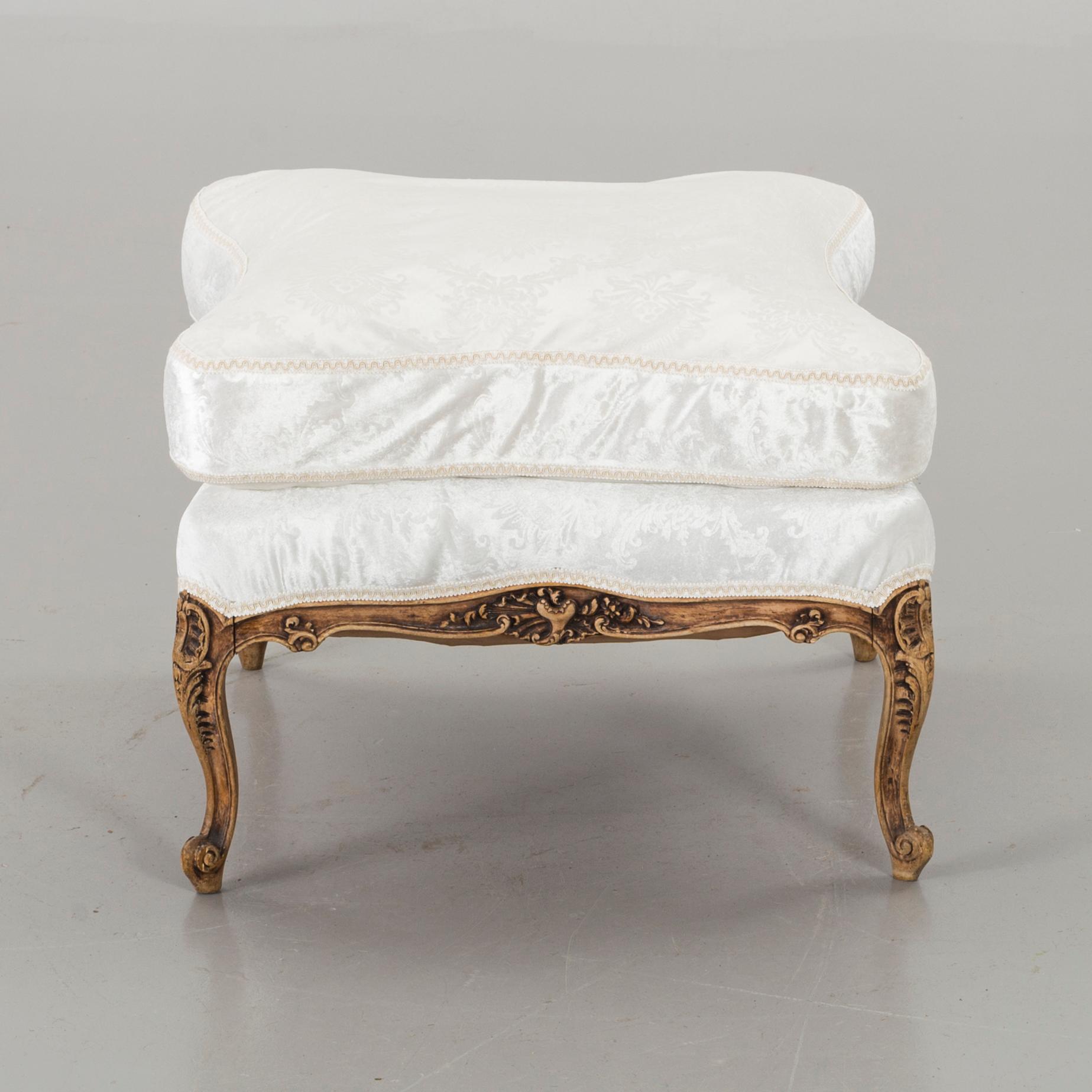 STOOL IN ROCOCO STYLE, 20th century.