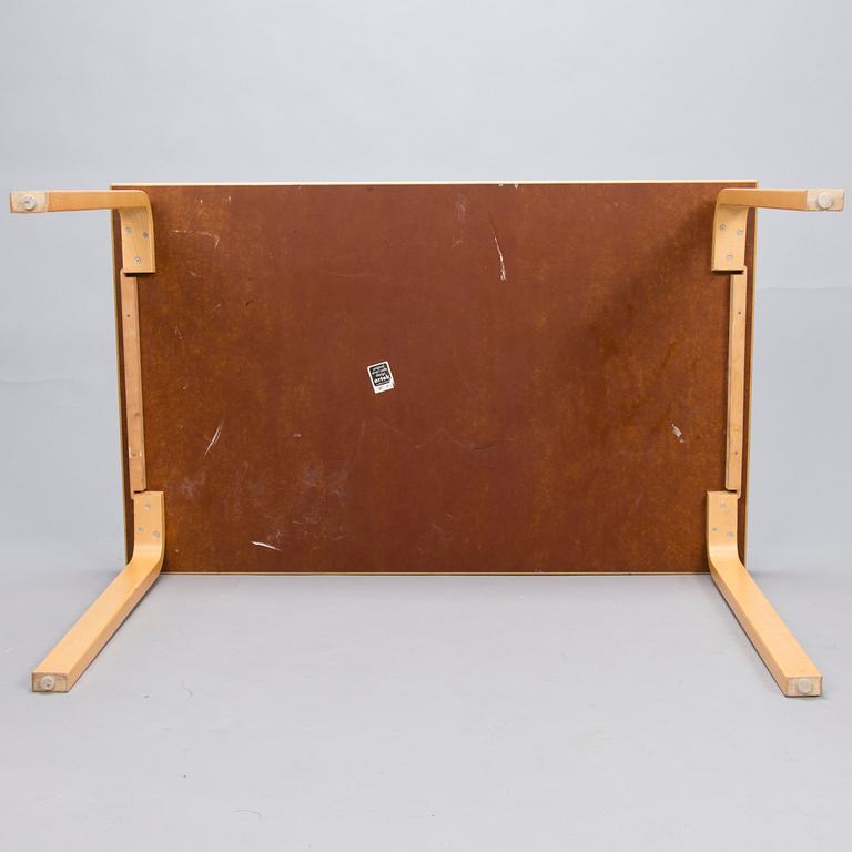 ALVAR AALTO, BORD 81B, Artek, 1900-talets slut.