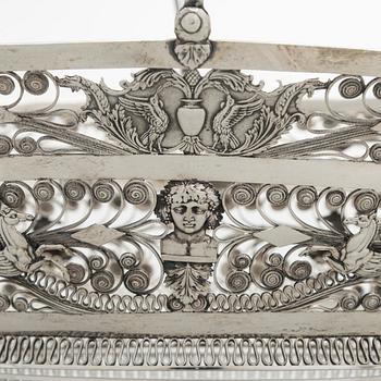 Fruktskål, silver, oidentifierad mästarstämpel FFG, åldermannaranka. Empir.