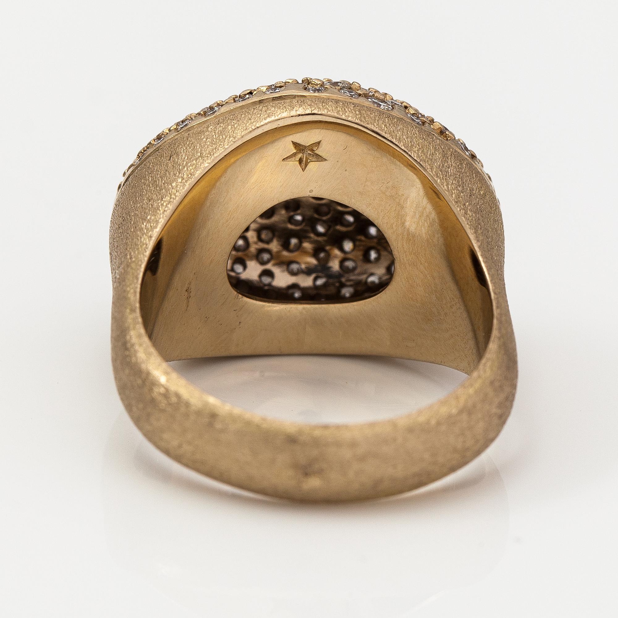H Stern, Sormus "Golden stone", 18K kultaa ja timantteja n. ct 1.93 yht.