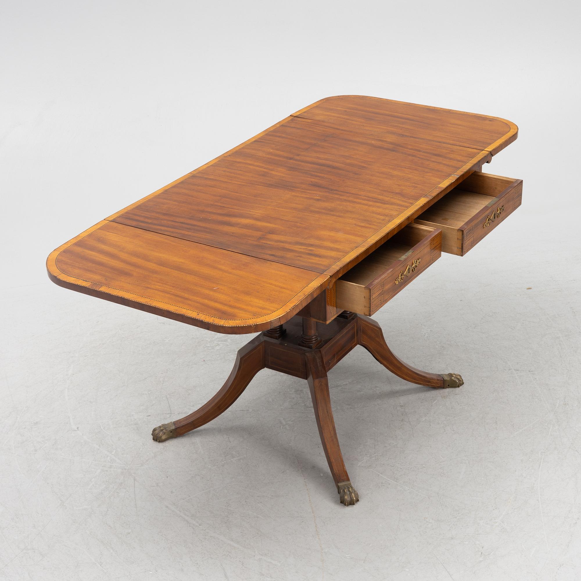 Drop-leaf table, mahogany, 19th century.