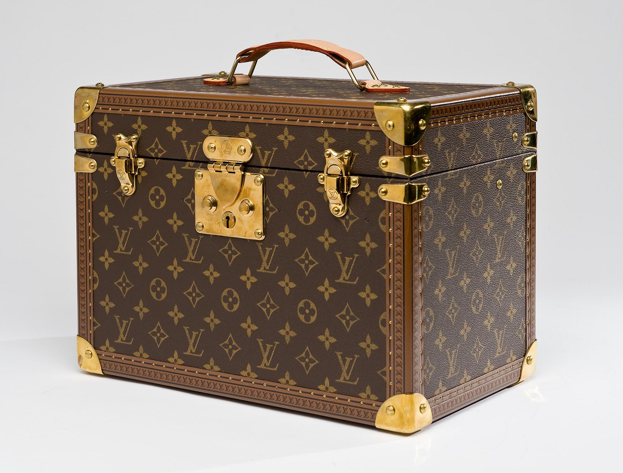 BOITE PHARMACIE, Louis Vuitton.