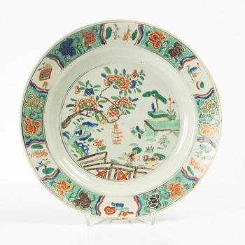 Tallrik, porslin, Kina, Qingdynastin, Kangxi (1662-1722).