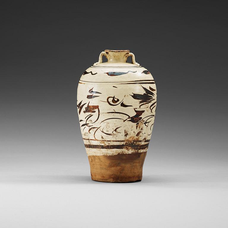 VAS, keramik, s.k. Cizhou. Troligen Södra Song/Yuan (1127-1368).