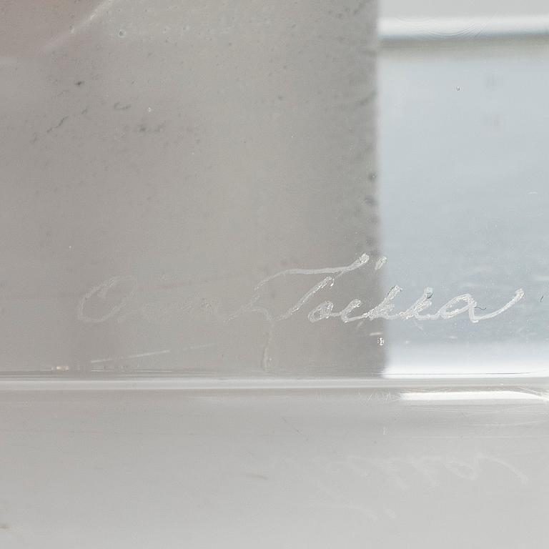 Oiva Toikka, årskub, signerad Oiva Toikka, Nuutajärvi 1985, numrerad 668/2000.