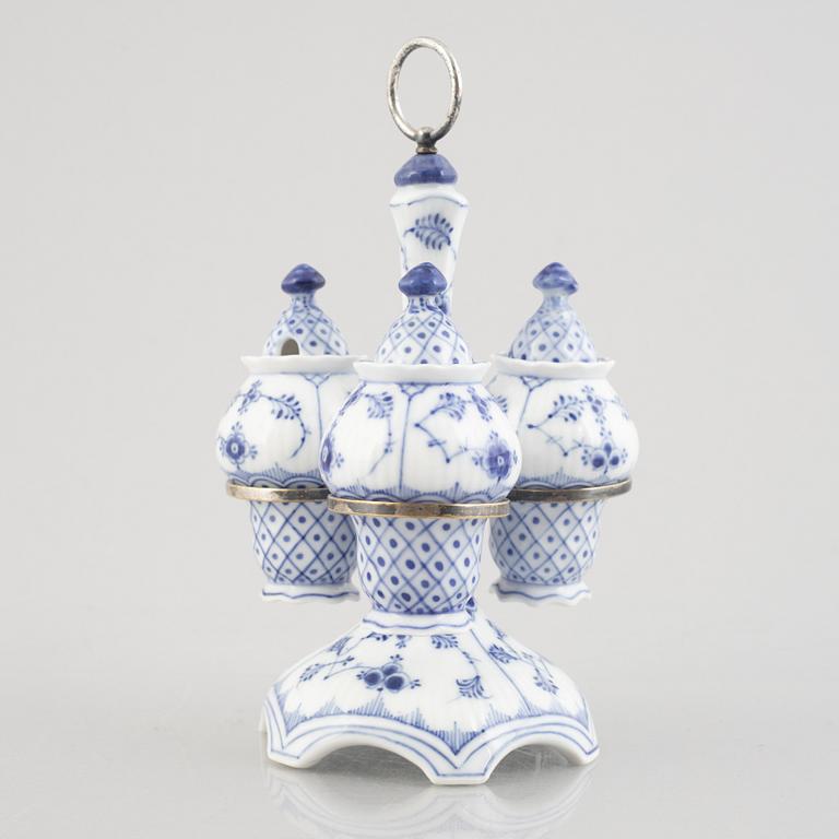 A 'Blue Fluted' / 'Musselmalet rifflet' porcelain cruet set, Royal Copenhagen, model 62, 1893-1923.