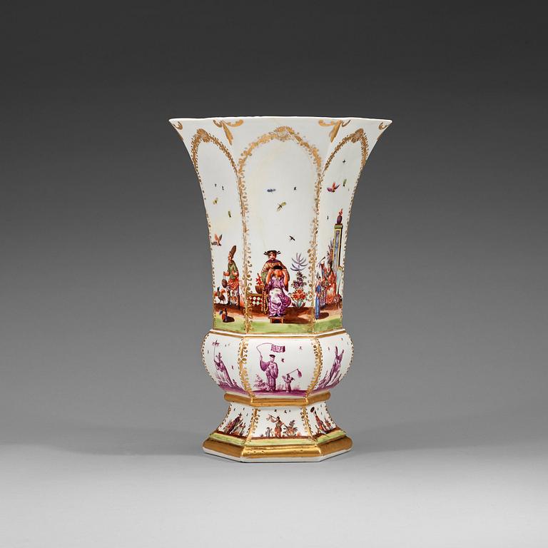 A Meissen Augustus Rex Chinoiserie vase, 1720's.