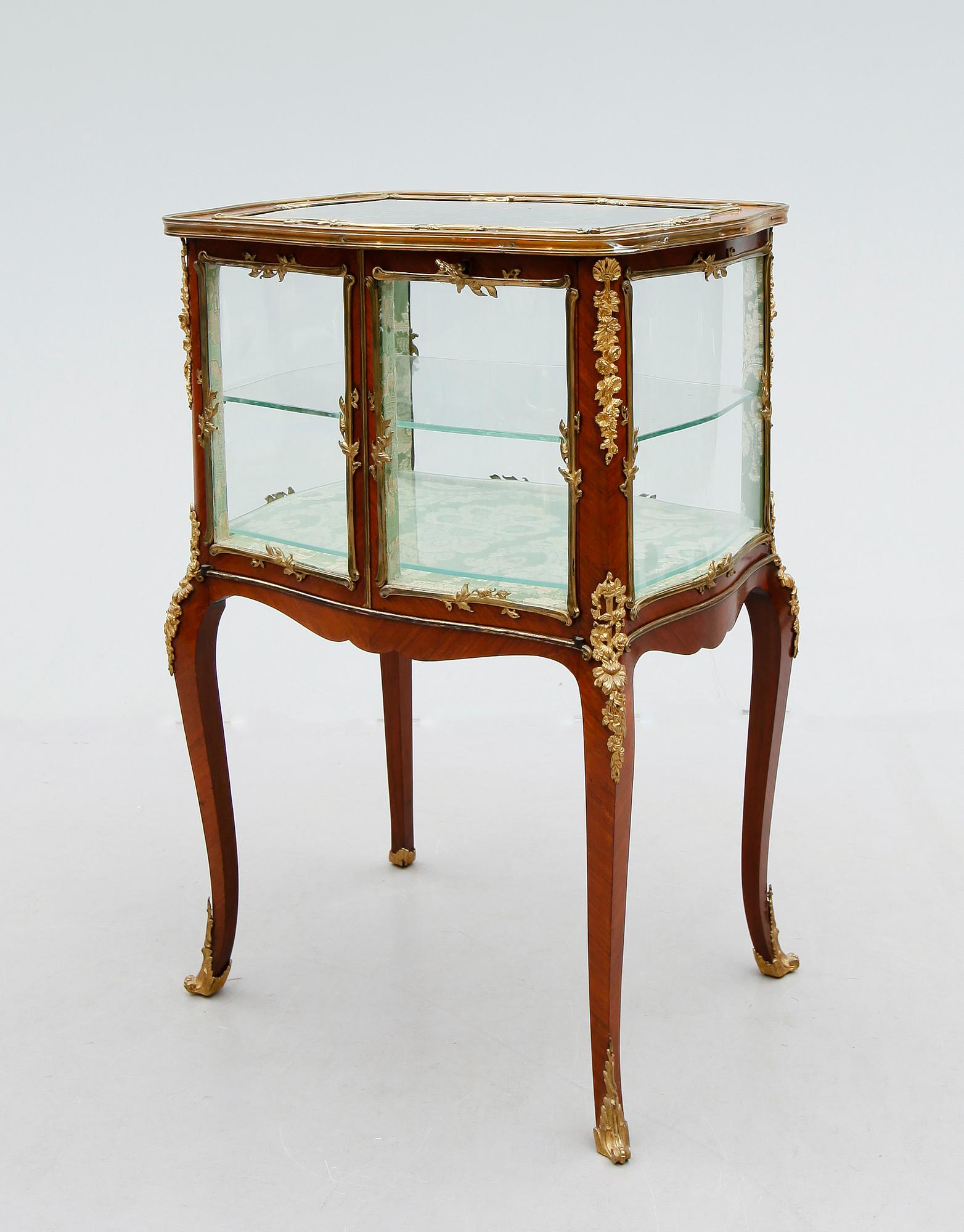 MONTERBORD, Frankrike, 1800-talets slut.