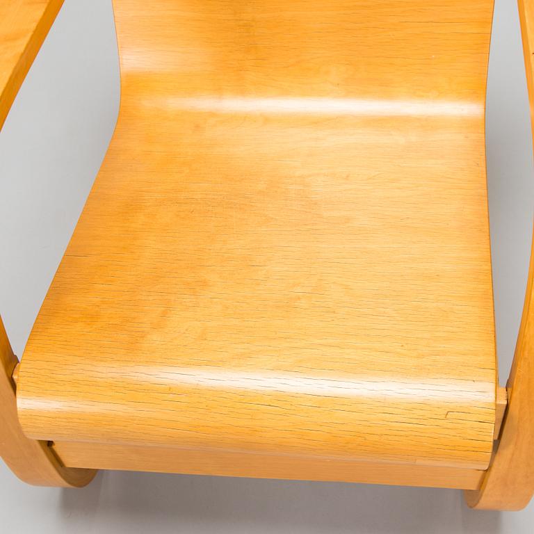 Alvar Aalto, a mid-20th-century '31' armchair for  O.Y. Huonekalu- ja Rakennustyötehdas A.B.