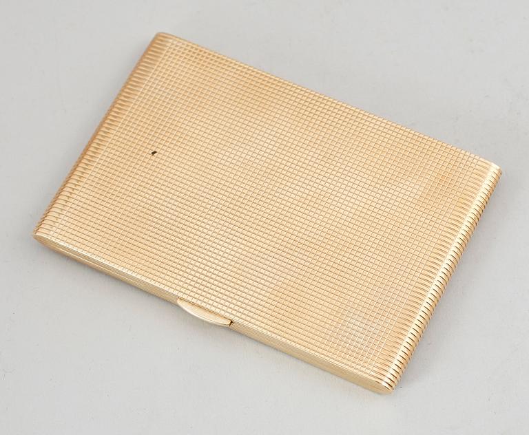 CIGARETTETUI, 9 k guld. Vikt ca 189 gram.