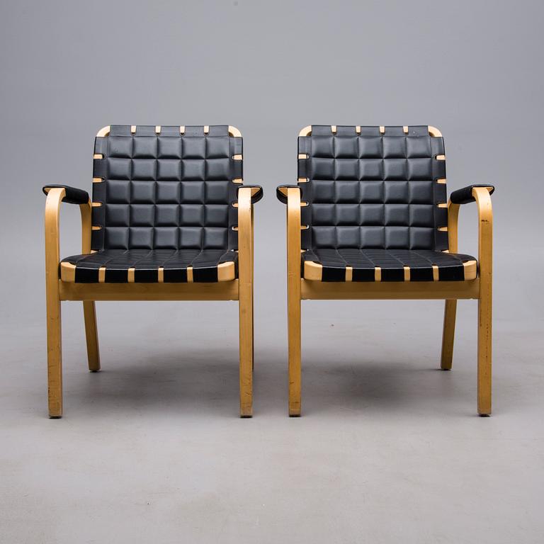 KARMSTOLAR, ett par, modell 45, Alvar Aalto, Artek.