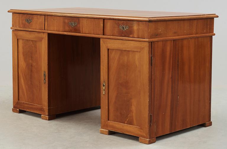 SKRIVBORD, omkring år 1900.