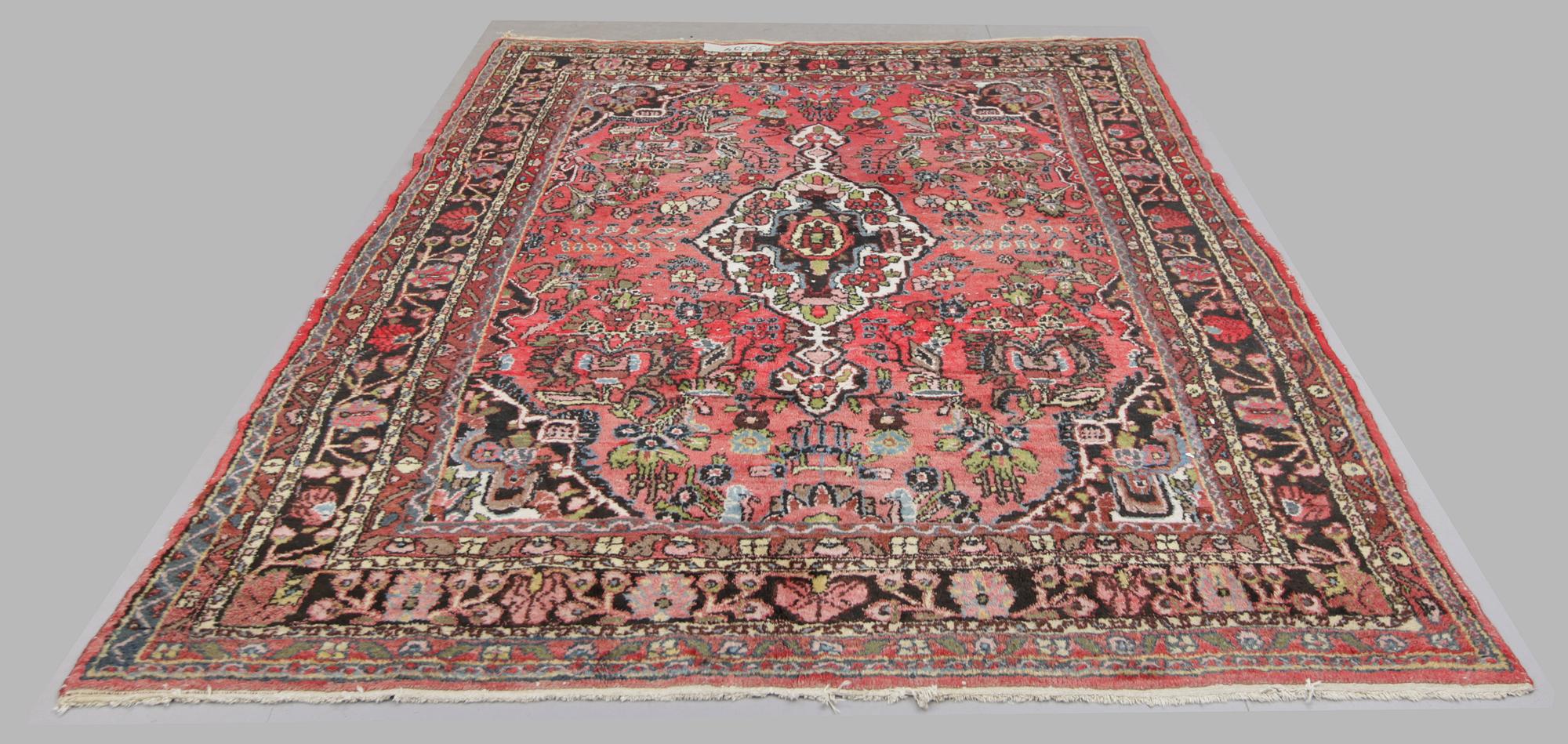 MATTA, orientalisk, old. Ca 272 x 190 cm.