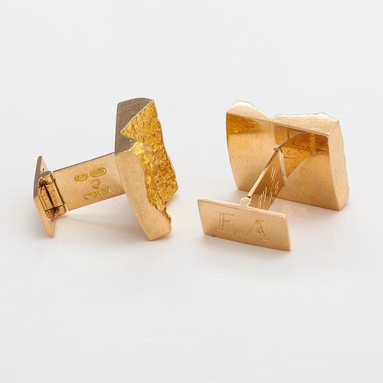 Björn Weckström, "Ravines", a pair of 14K gold cufflinks . Lapponia 1966.